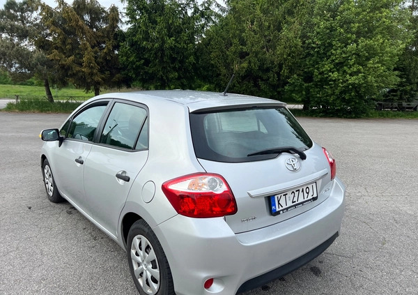 Toyota Auris cena 25900 przebieg: 138980, rok produkcji 2010 z Tarnów małe 781